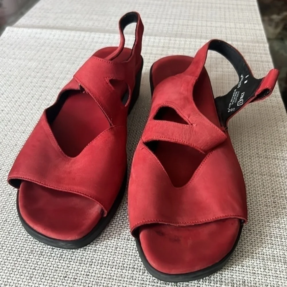 Munro Micah Slingback Sandals Nubuck Sz 8 M, pre loved suede